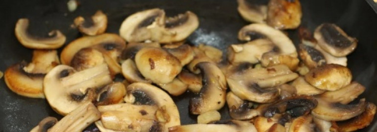Как и сколько жарить шампиньоны на сковородке - простые советы по жарке грибов | Mohitto.ru